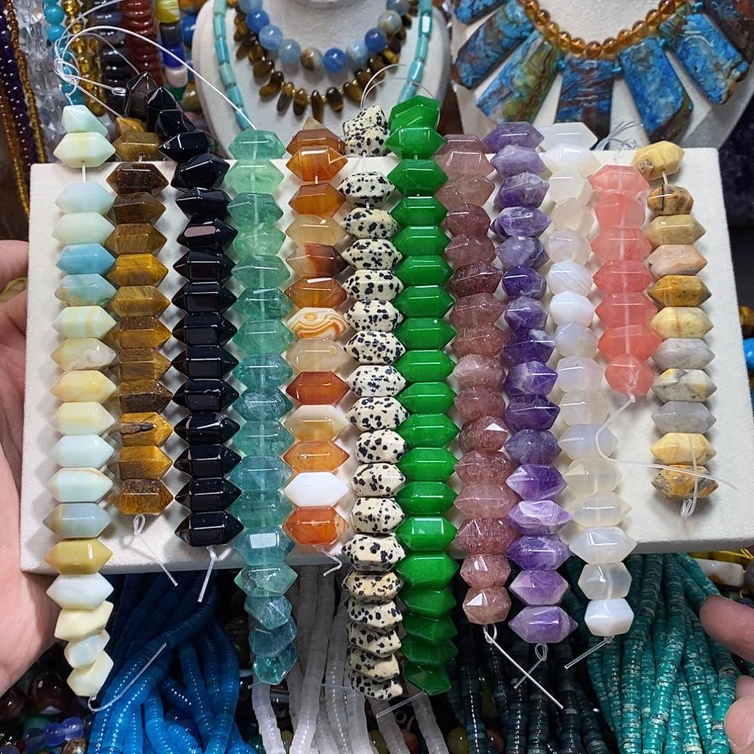 石英质玉未镶嵌，双尖10×20mm20颗，下单备注数字，