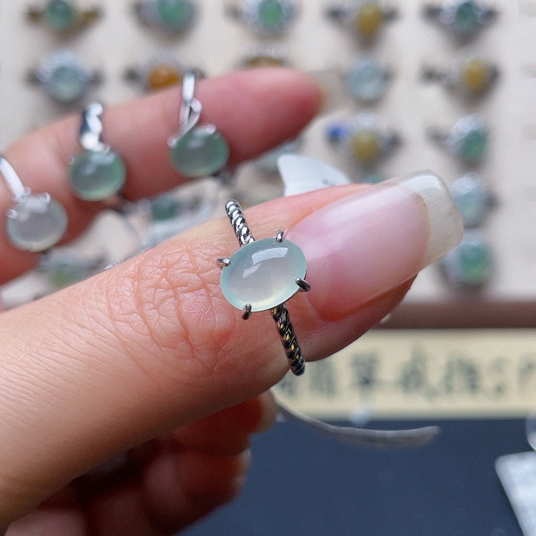 翡翠戒指未镶嵌戒指