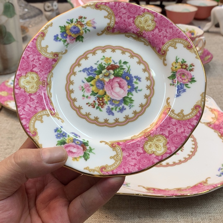 田***野金瓷阁家的美丽瓷器