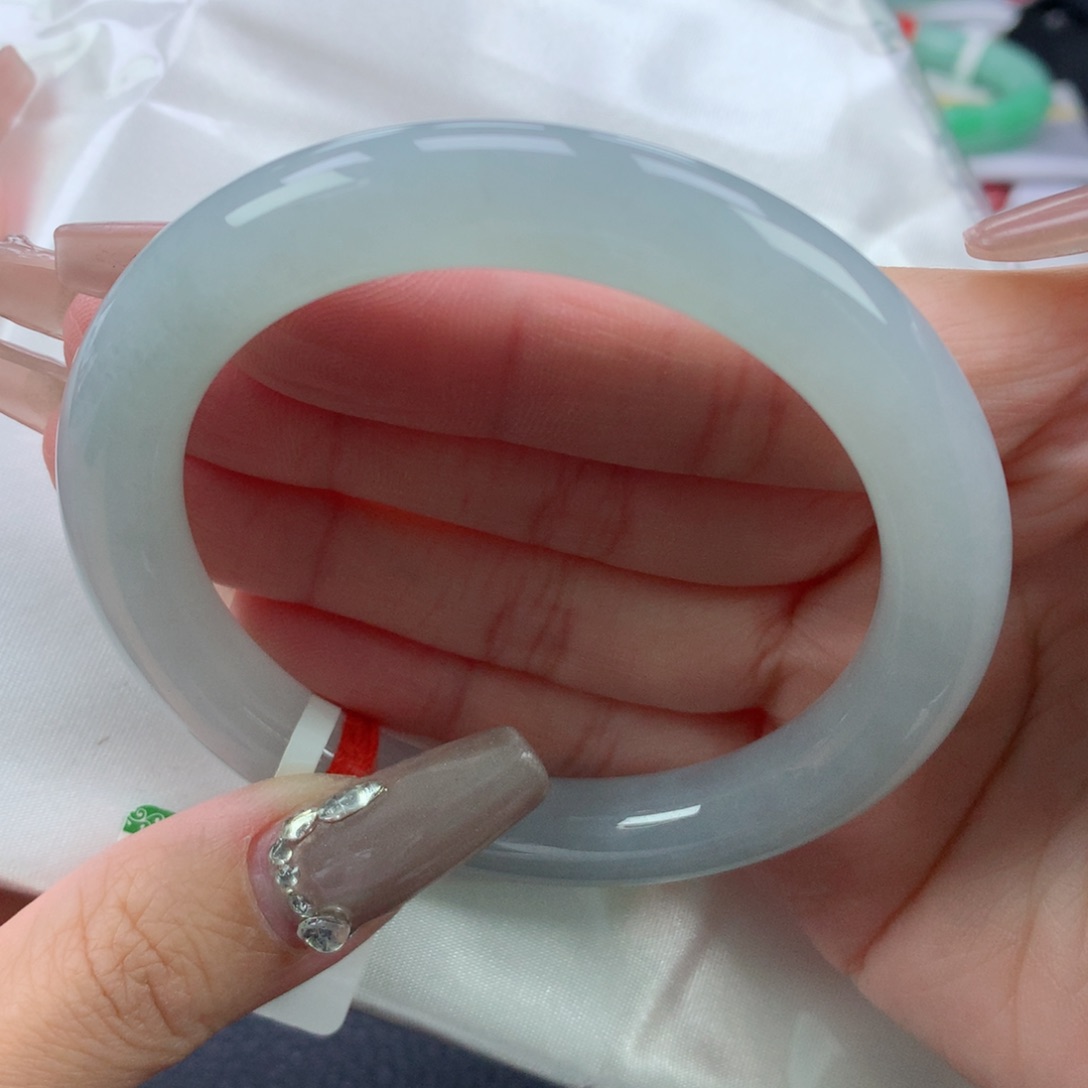 翡翠手镯未镶嵌56圆条