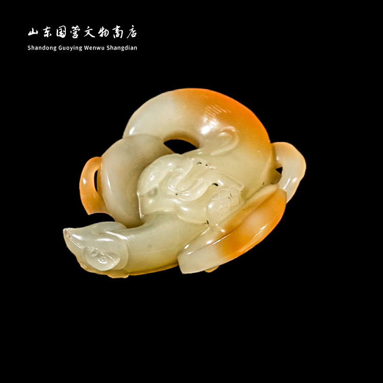 《清代》和田玉螭龙挂件 山东国营文物商店 