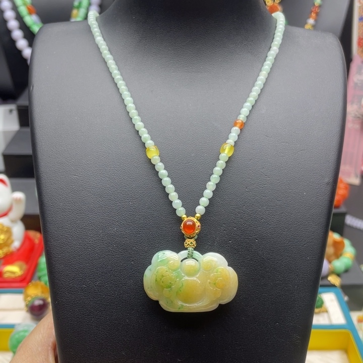 翡翠未镶嵌颈饰翡翠如意