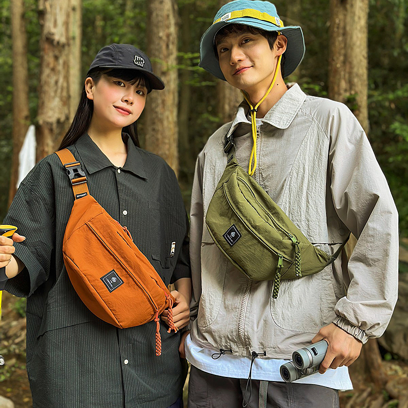 运动斜挎骑行胸包女2025新款腰包女式潮小众单肩包男款潮牌小挎包