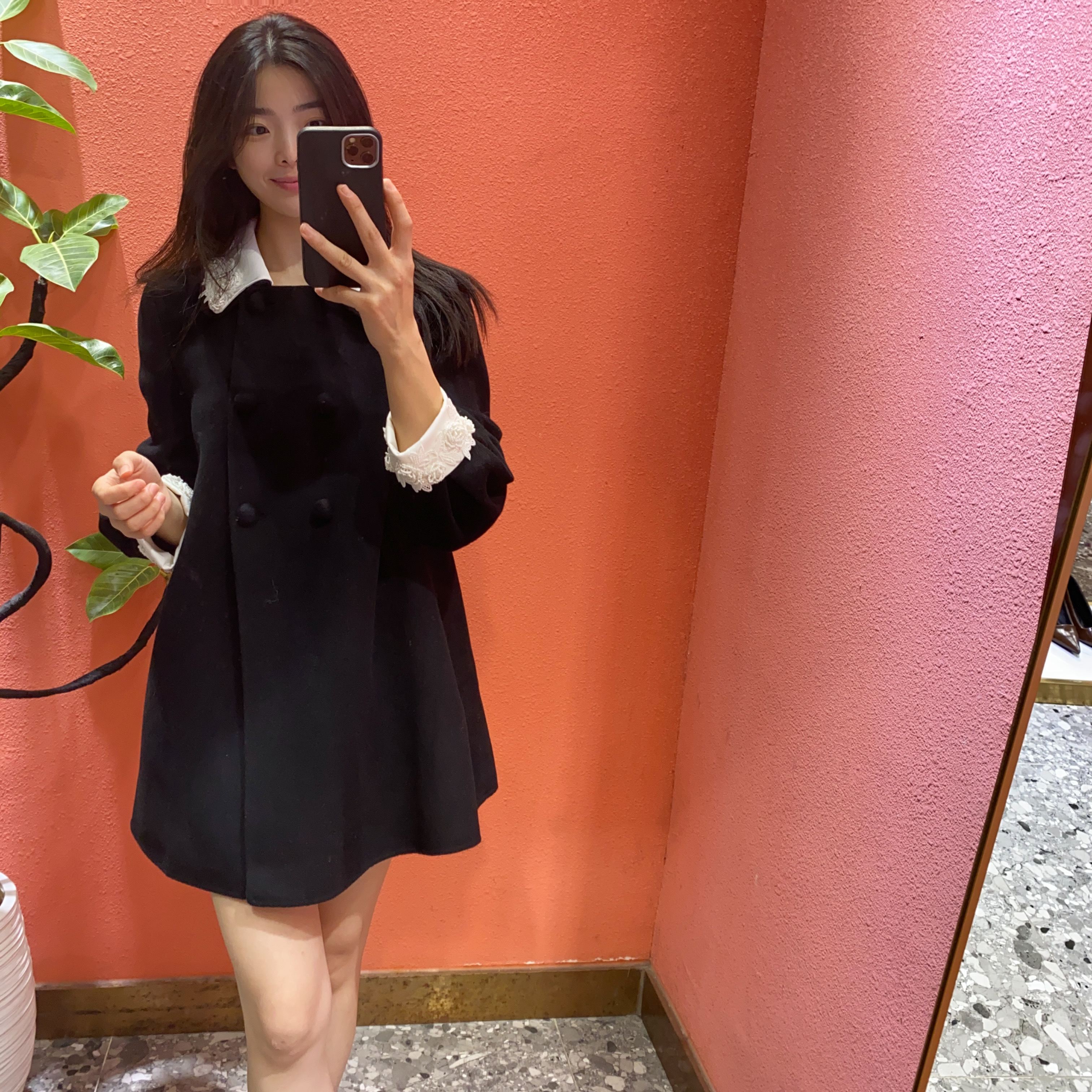 （默茗服装）白玫瑰圆扣黑色大衣