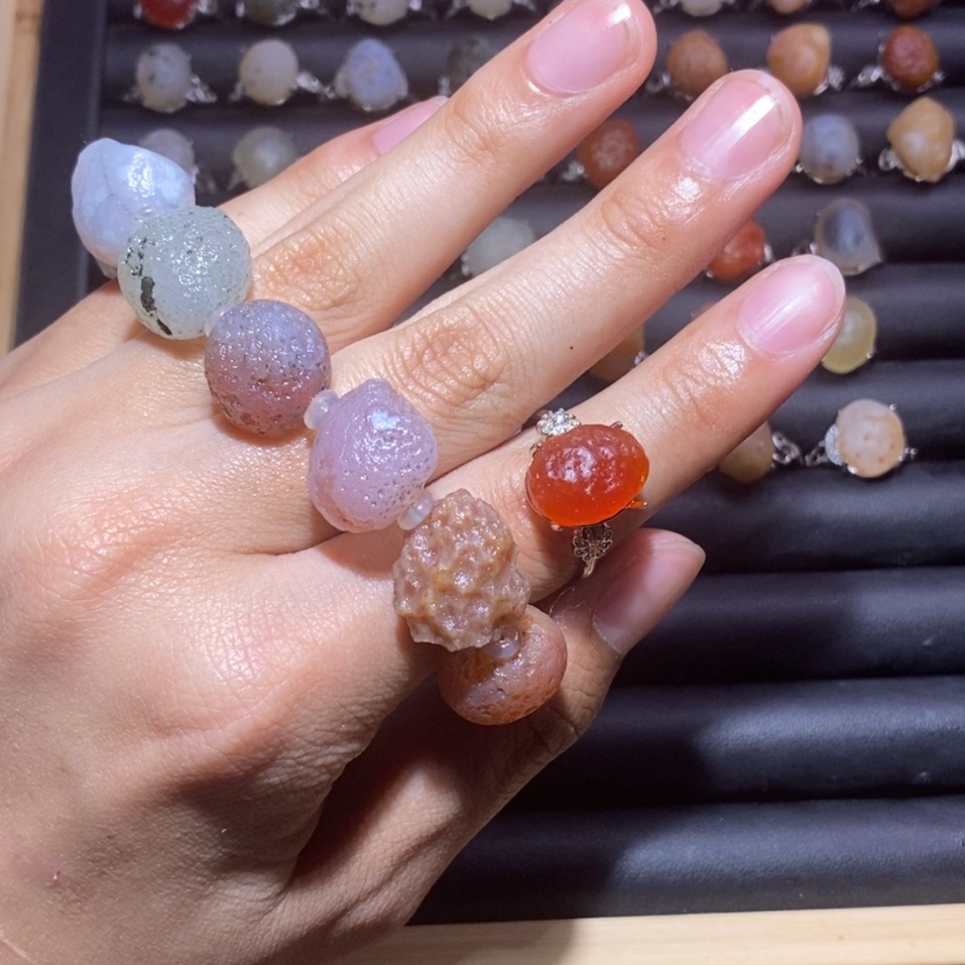 嫣***白玛瑙/玉髓合金手链