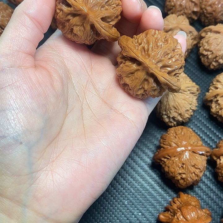 文玩核桃吊坠44宫灯