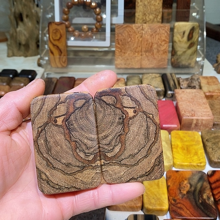 大***1香榧木木质哈把玩件58888