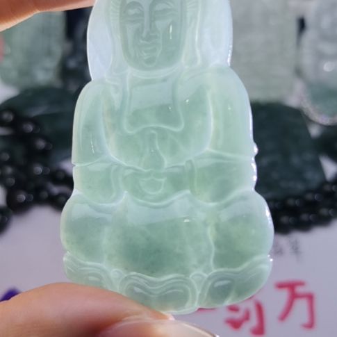 翡翠颈饰未镶嵌天然的A货翡翠多样性发货