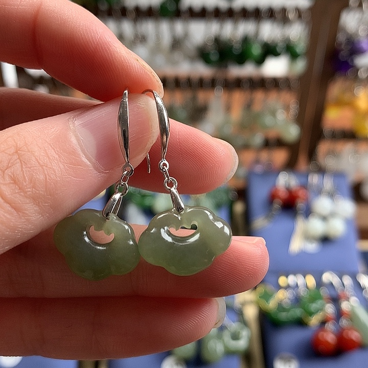 和田玉银S925镶嵌耳饰如意锁湖水绿