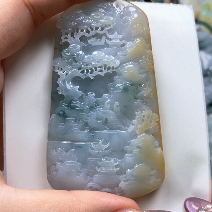 翡翠未镶嵌颈饰都****会翡翠