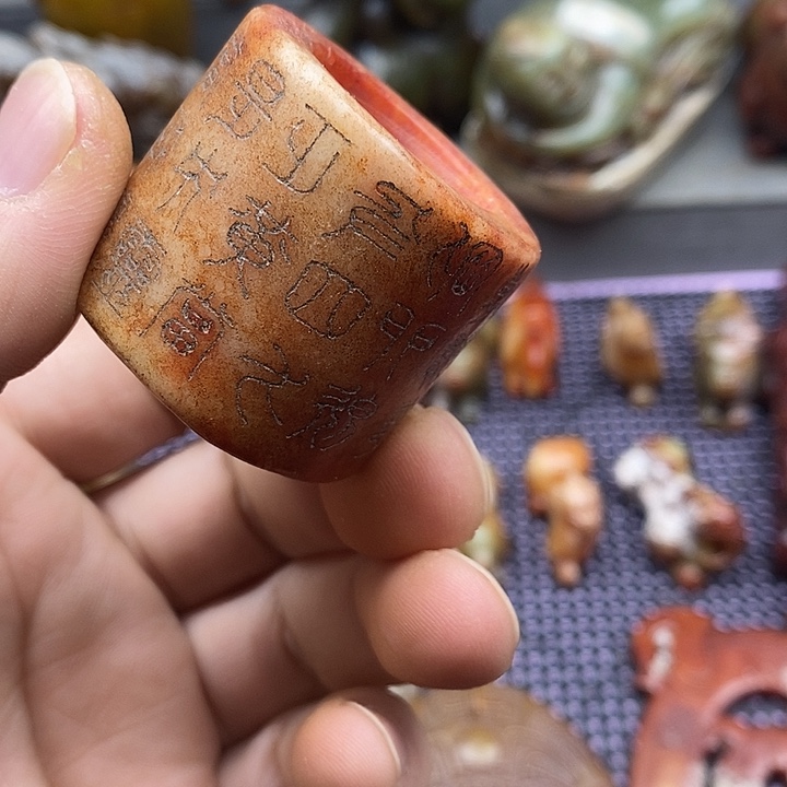 未镶嵌蛇纹石玉颈饰