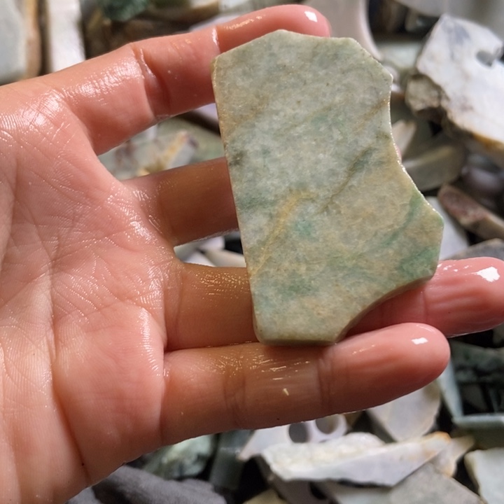 翡翠颈饰未镶嵌天然翡翠