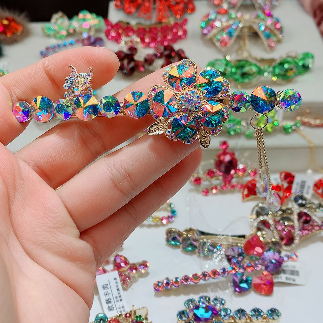 皮质铁合金发饰等