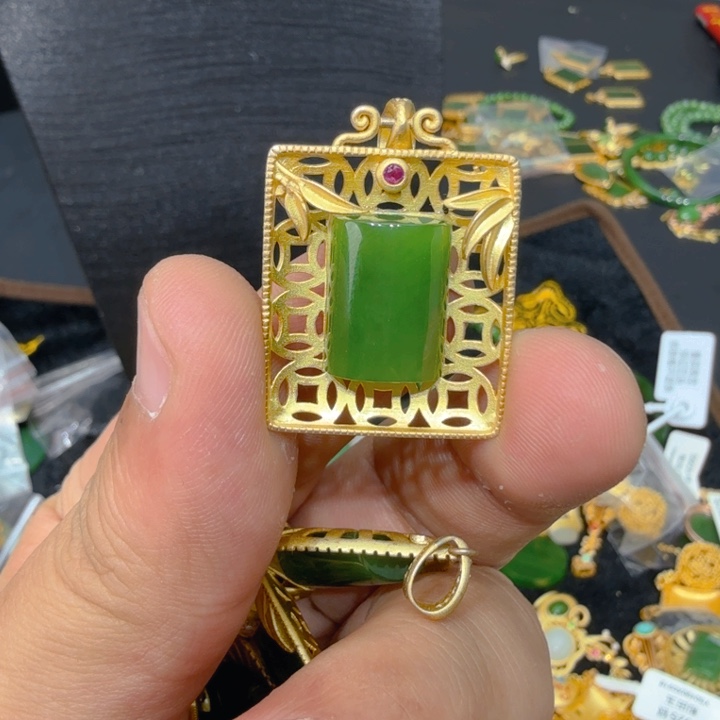 和田玉（碧玉）颈饰银S925镀金镶嵌