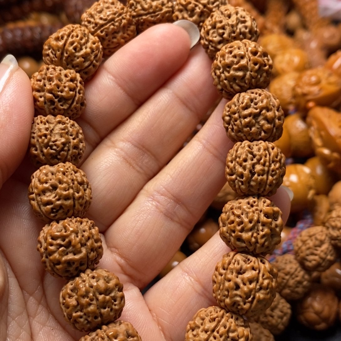 猴头核桃吊坠文玩