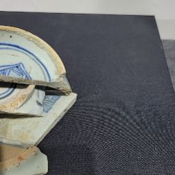 瓷片，，，，，，，，，，，，，，，，，，，