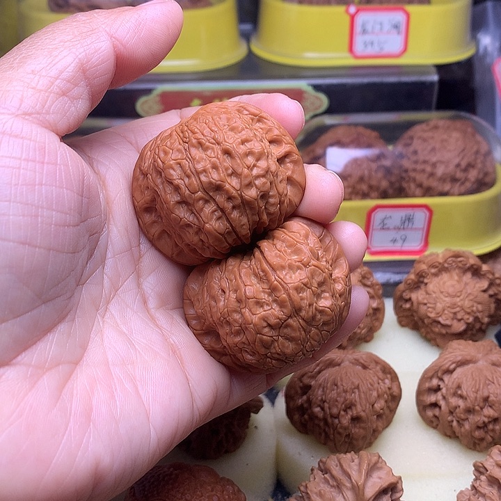 文玩核桃吊坠?****、血麒麟