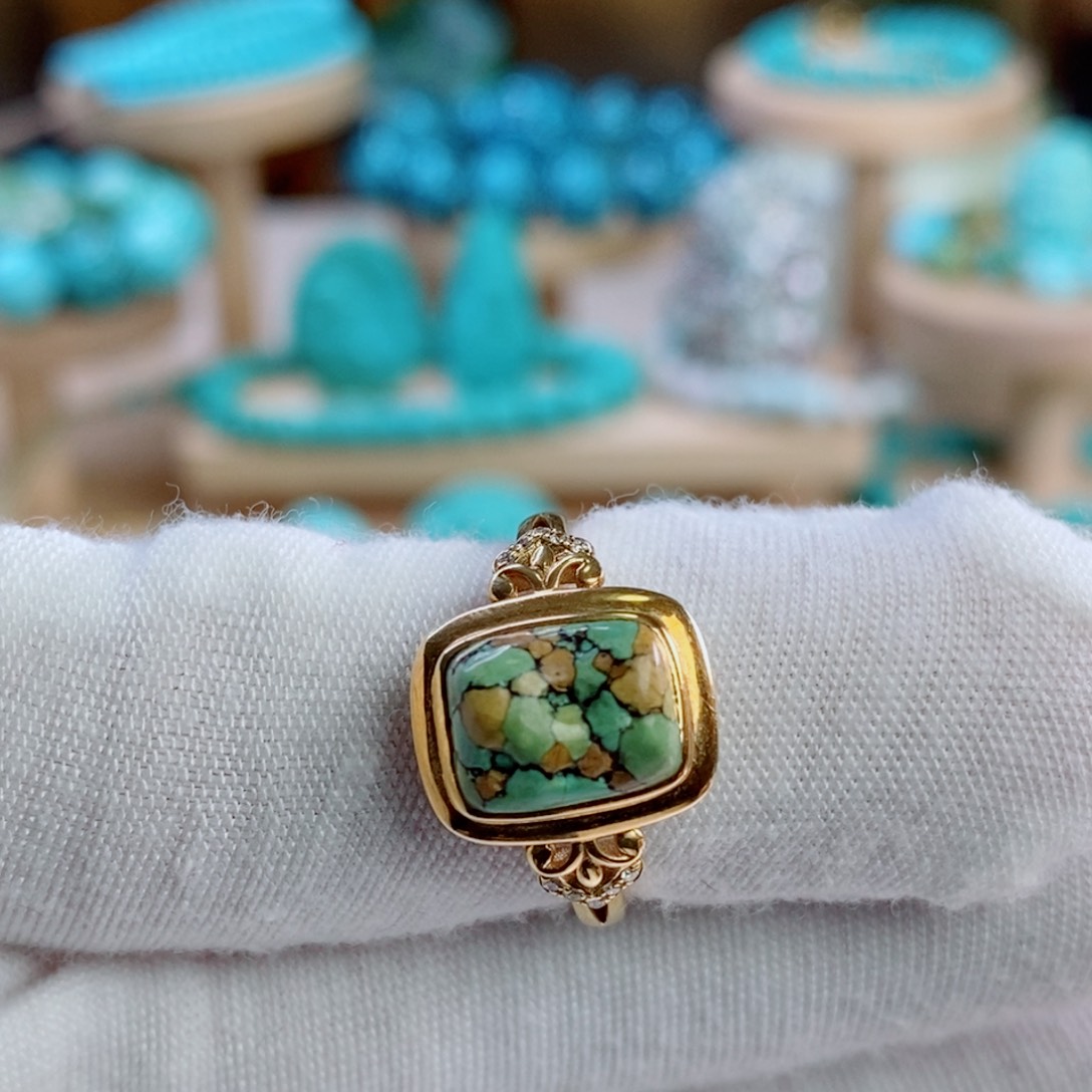绿松石18K金镶嵌配饰秋**^