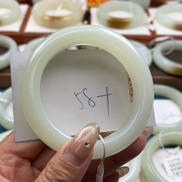 和田玉（糖玉）手镯未镶嵌