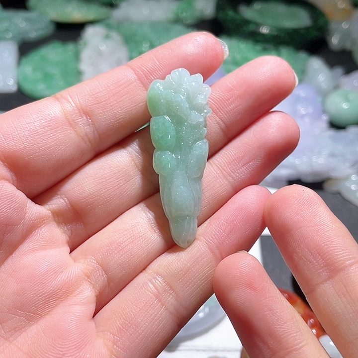 颈饰未镶嵌翡翠天