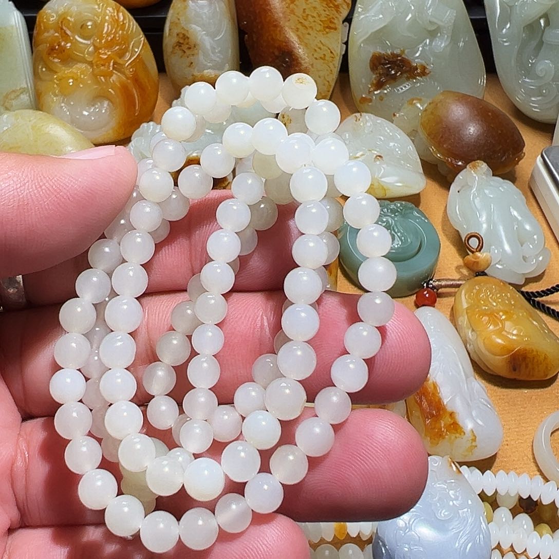 和田玉颈饰未镶嵌