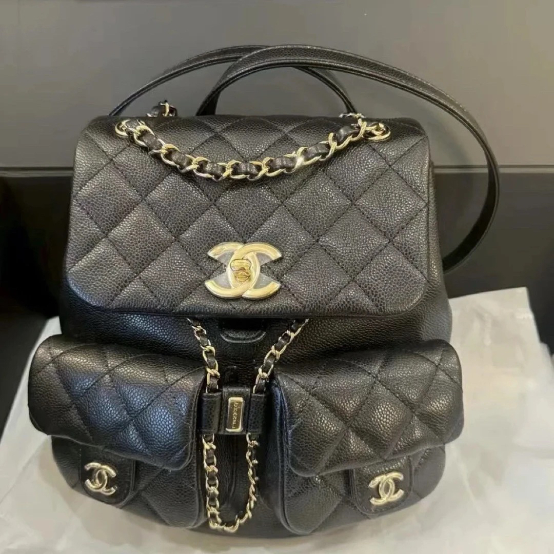 未使用 Chanel/香奈儿 23a黑金青蛙包中号 光面皮 芯片款双肩包