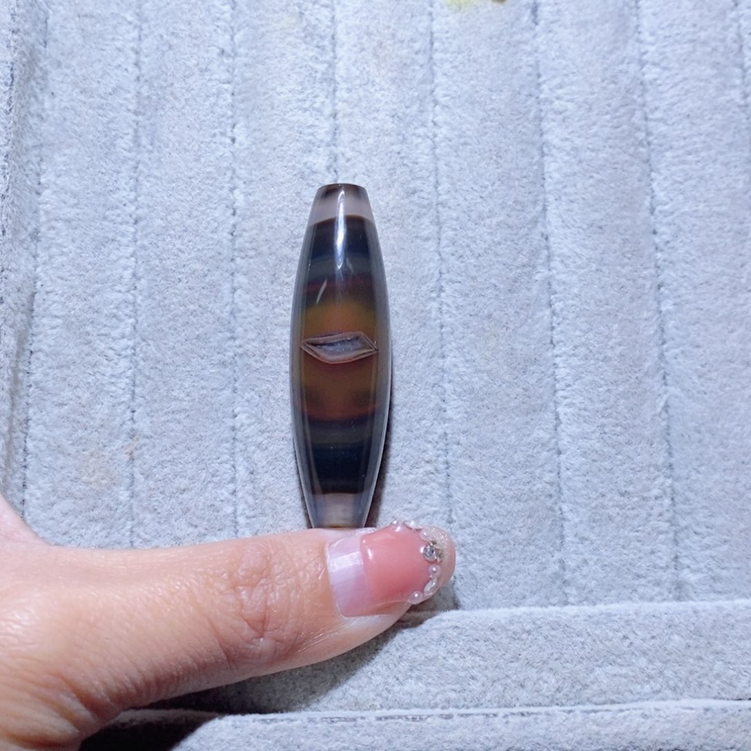 梁***生玛瑙/玉髓未镶嵌颈饰