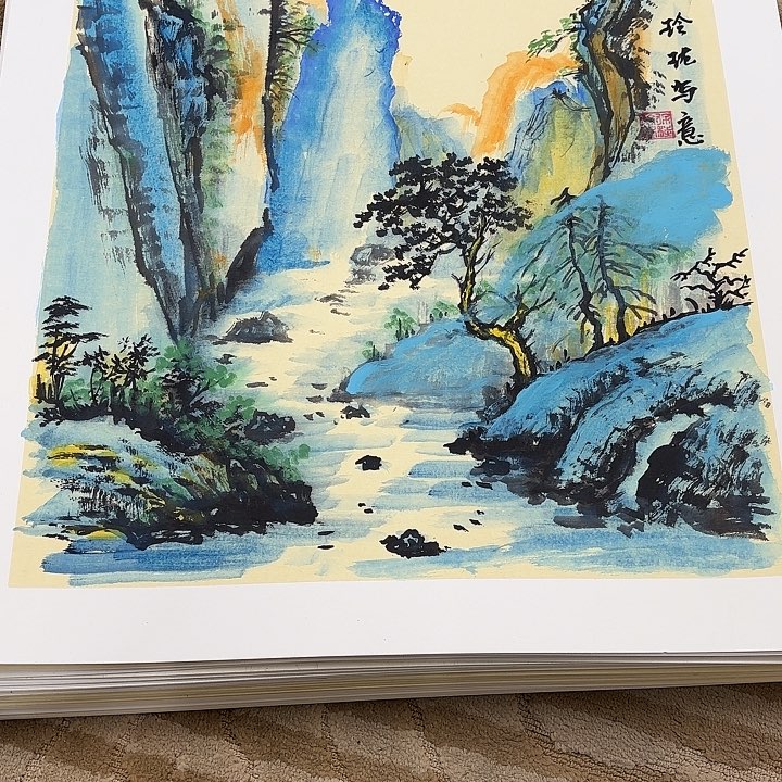 国画花鸟的翅膀和翅膀都是白色的