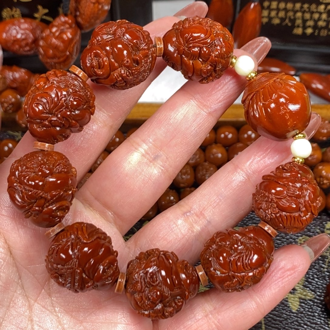 小***锐吊坠橄榄核满工弥勒1111