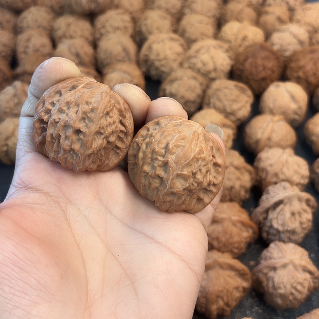 N***.文玩核桃吊坠磨盘