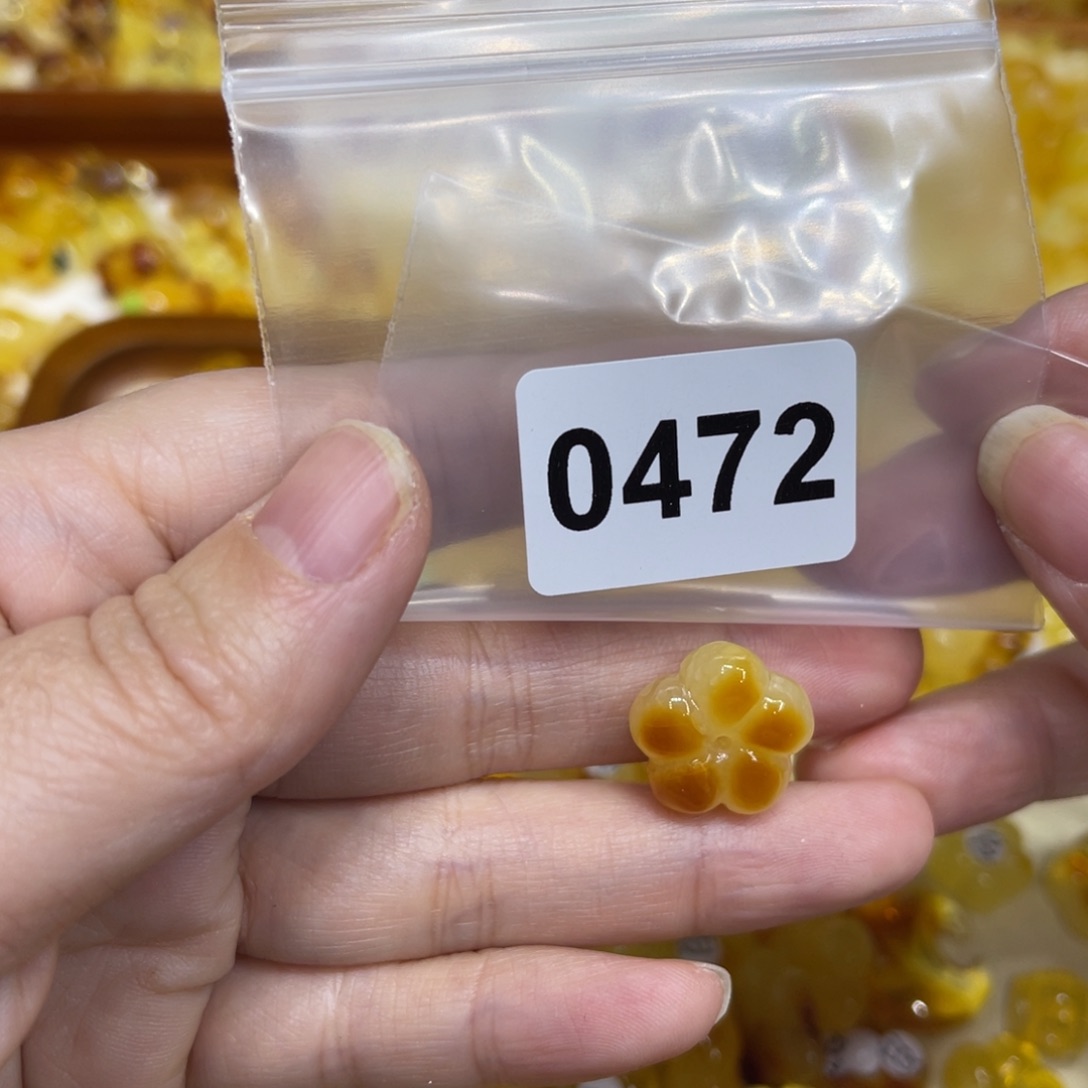 琥珀珠宝奇石未镶嵌