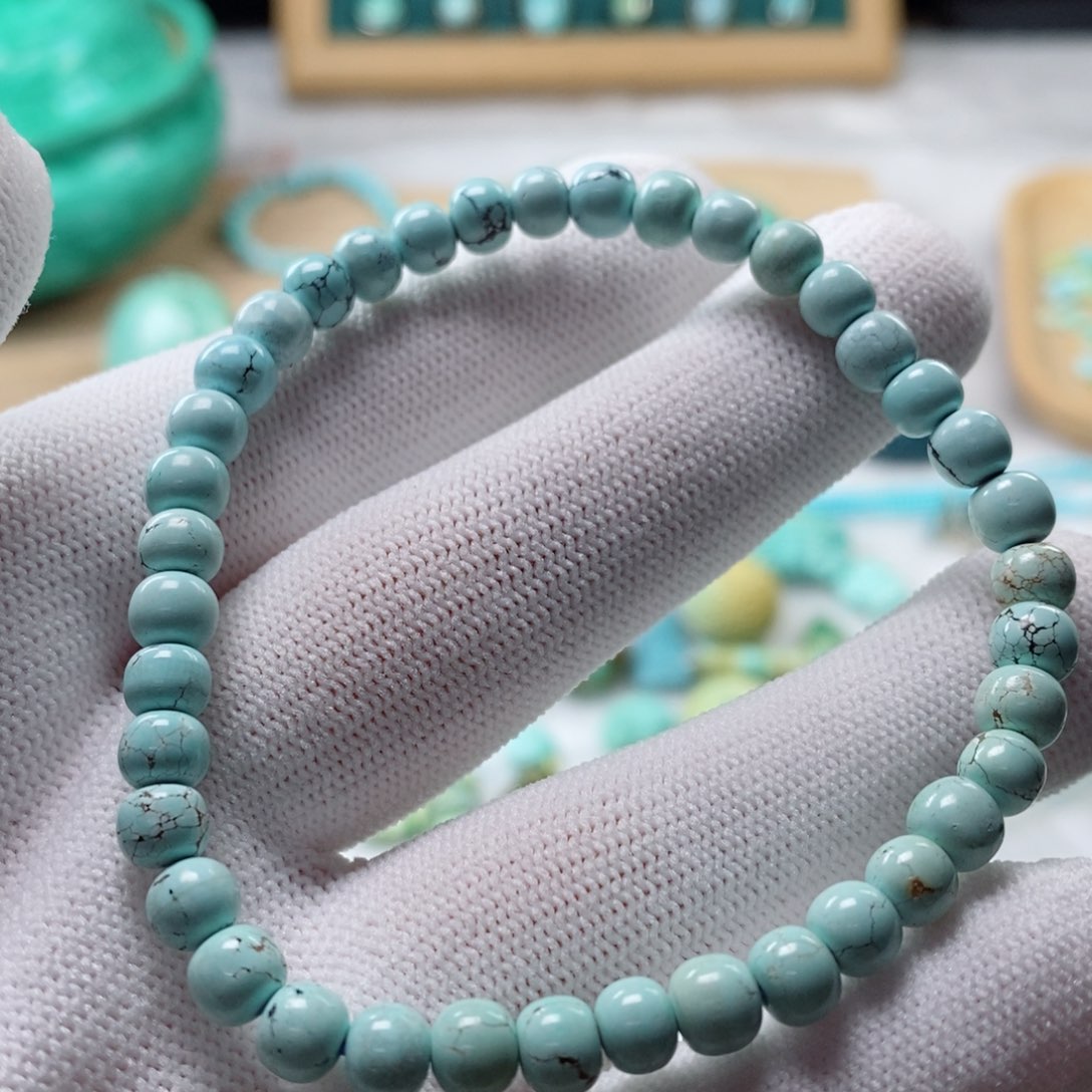 绿松石颈饰未镶嵌