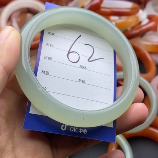 石英质玉未镶嵌手镯