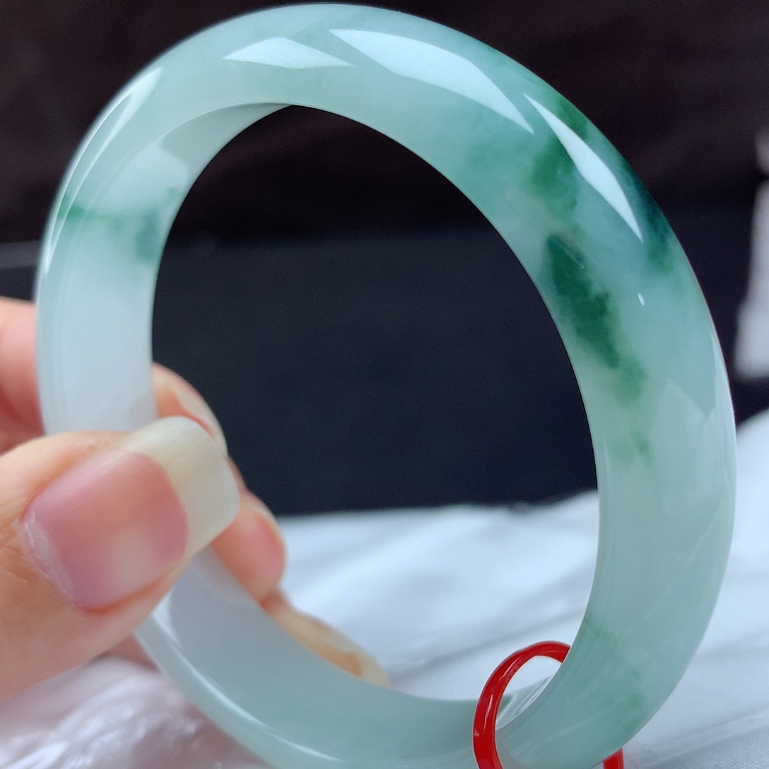 翡翠手镯未镶嵌96760，
