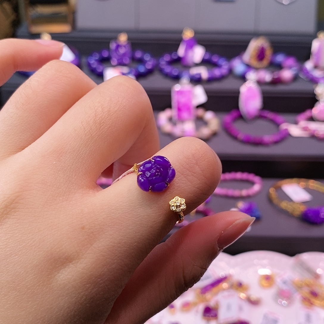 苏纪石（舒俱来）18K金镶嵌戒指