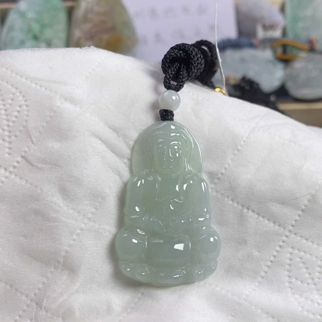 翡翠颈饰未镶嵌观音