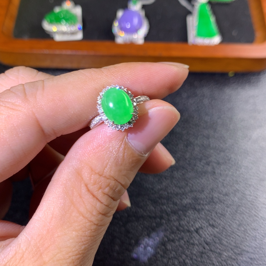 翡翠18K金镶嵌戒指翡翠