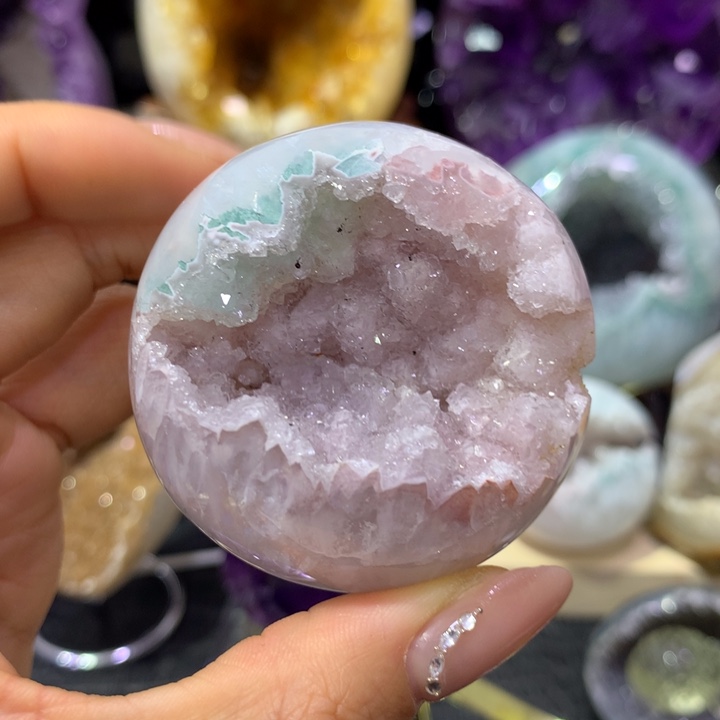 未镶嵌水晶大型摆件（非配饰）