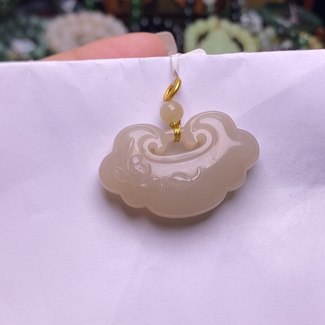 和田玉未镶嵌熟藕粉脂膏红粉锁包