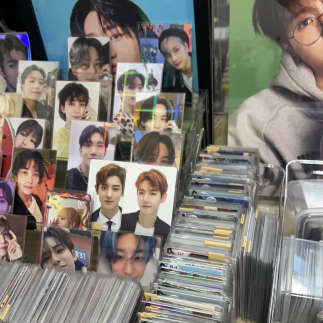 Kpop小卡专人专拍 卡价是多少就在数量那加好下单 备注好自己的id