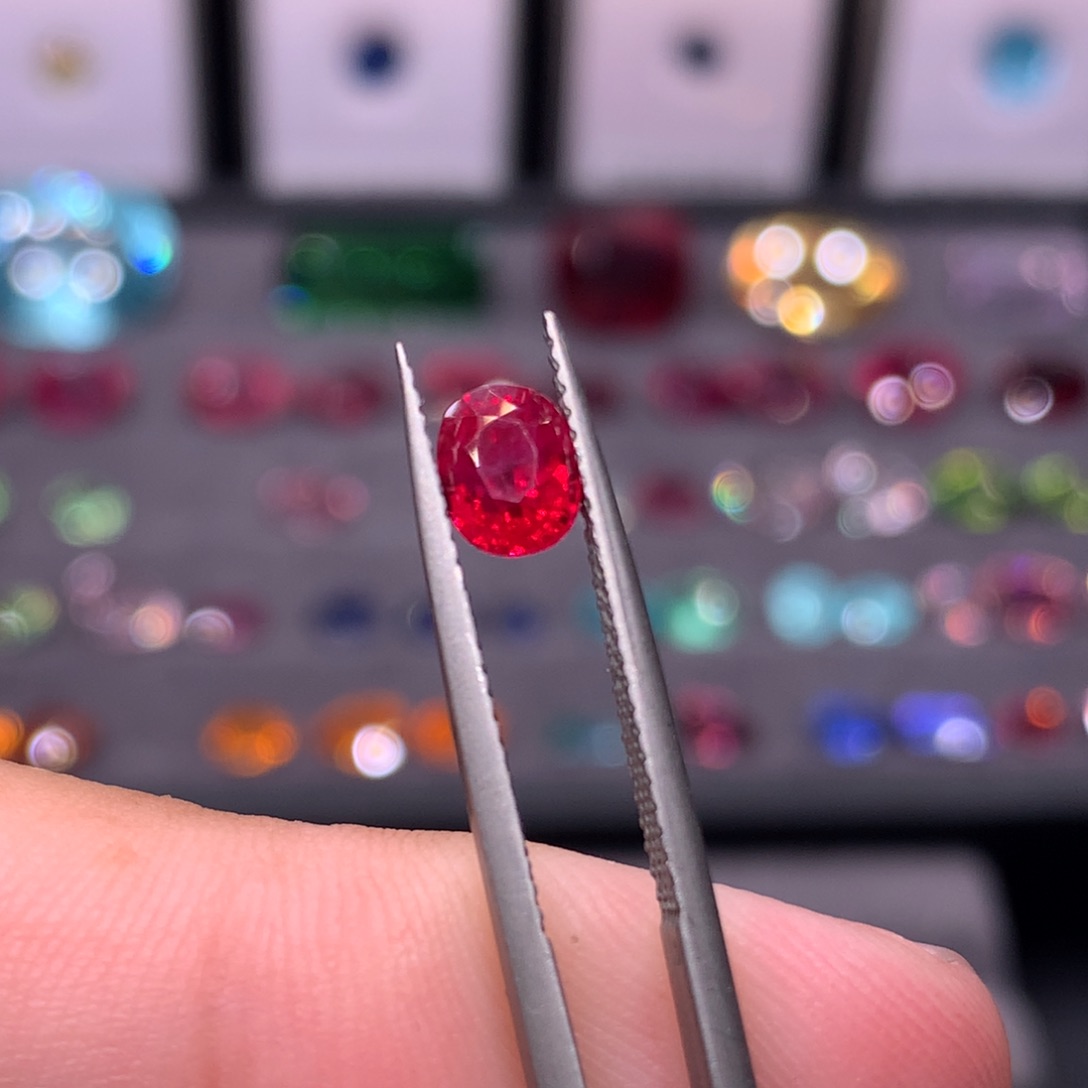 红宝石裸石未镶嵌