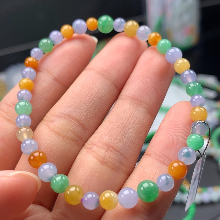 翡翠手镯未镶嵌卡
