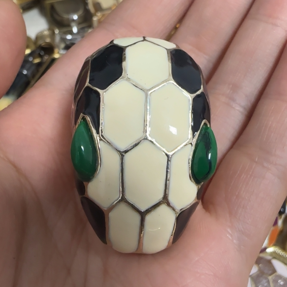 蛇头包锁30元6个.