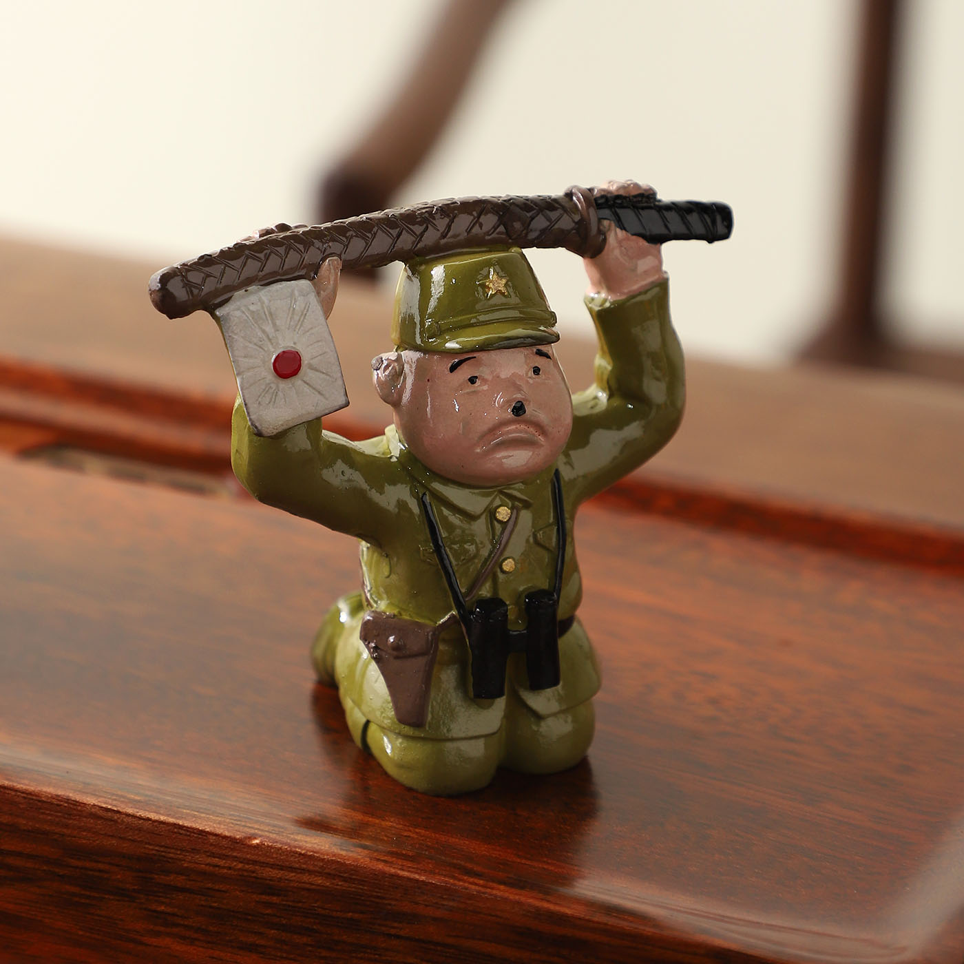 日本人下跪投降变色茶宠摆件精品茶玩茶桌茶盘装饰品摆件茶具配件