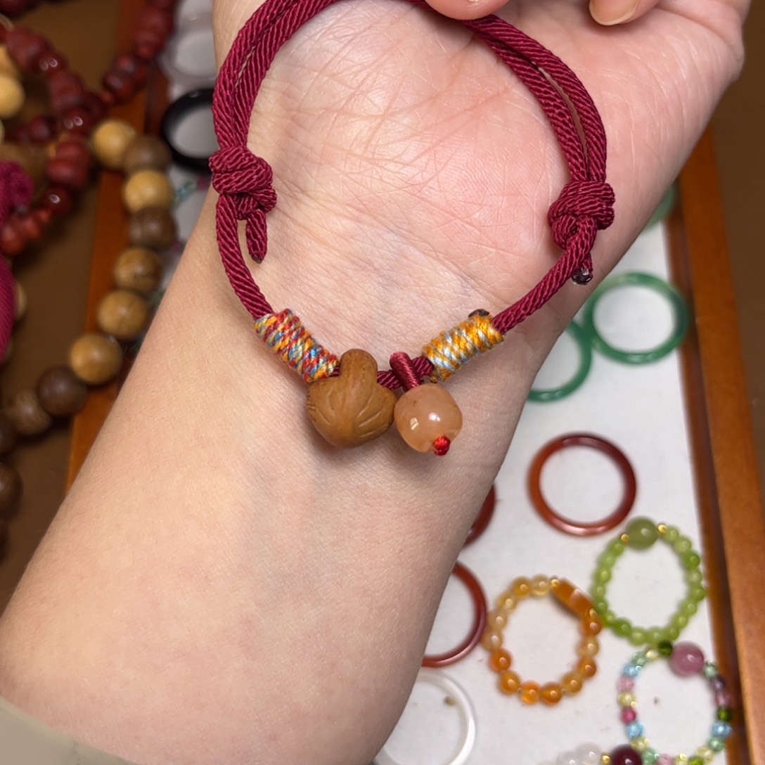 非洲檀香无事牌6677