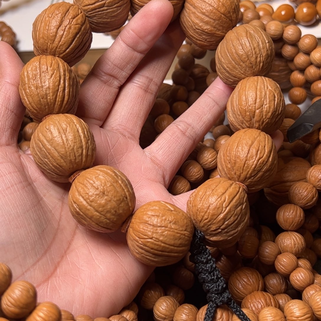 丶***宇吊坠猴头核桃元宝3.1