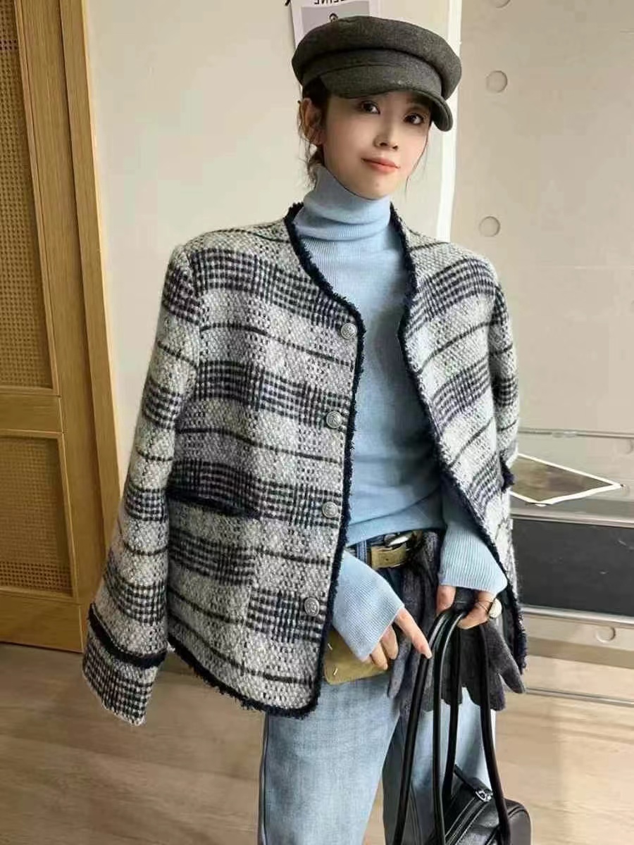 蜗牛家常规款格子拼接女宽小香风羽绒服726