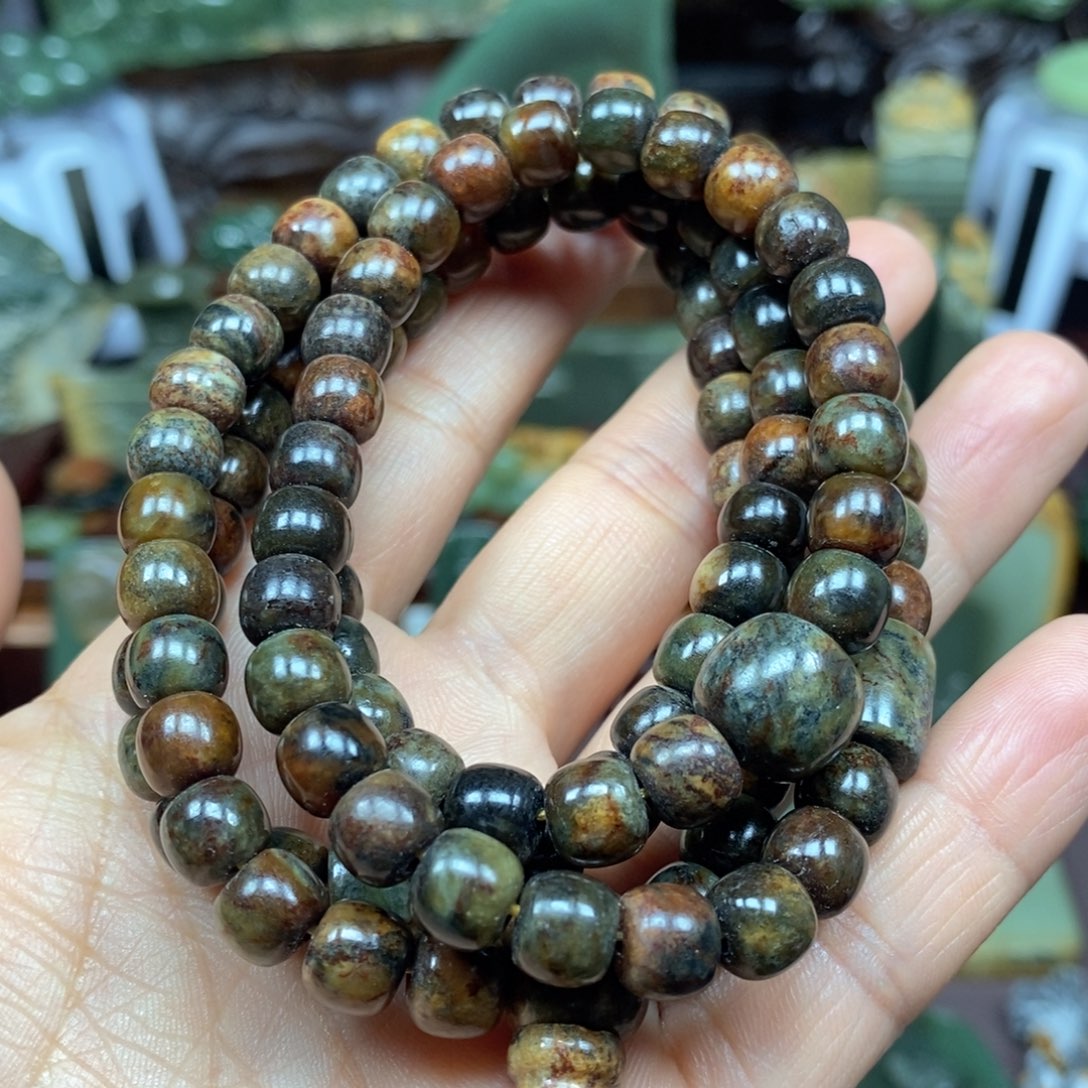 岫岩河磨玉（透闪石质玉）未镶嵌把件