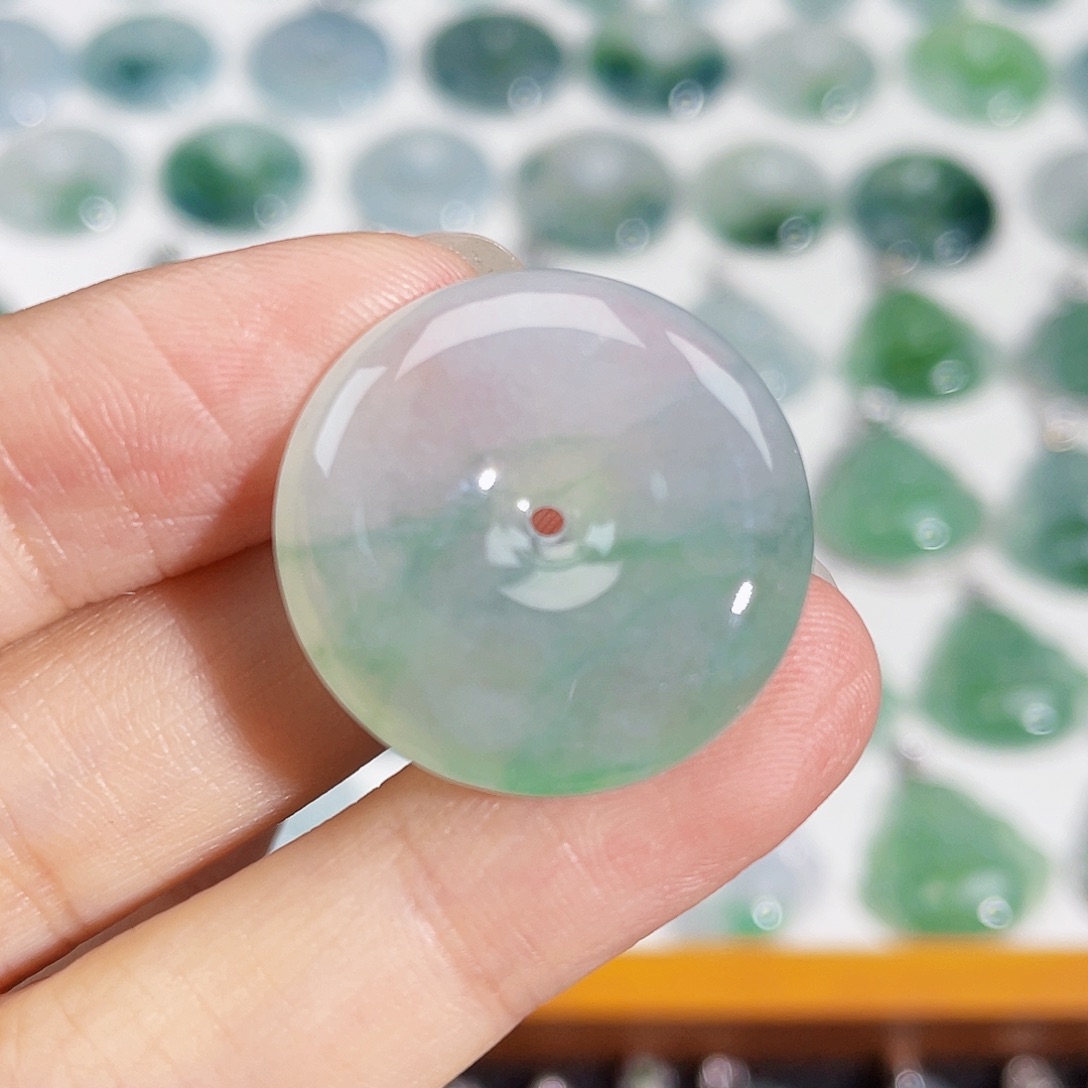 颈饰未镶嵌翡翠吊坠