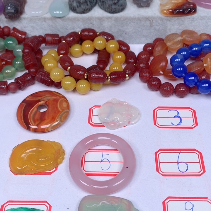 玛瑙/玉髓颈饰未镶嵌雨***虹